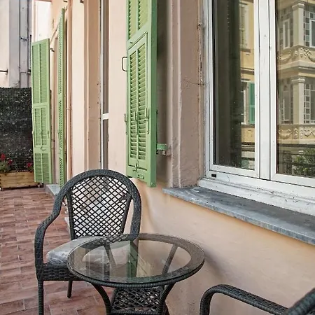 Alexander Suites & Апарт-готель Санремо