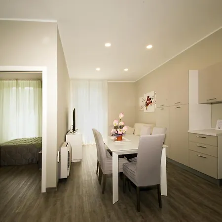 Alexander Suites & Apart Otel *